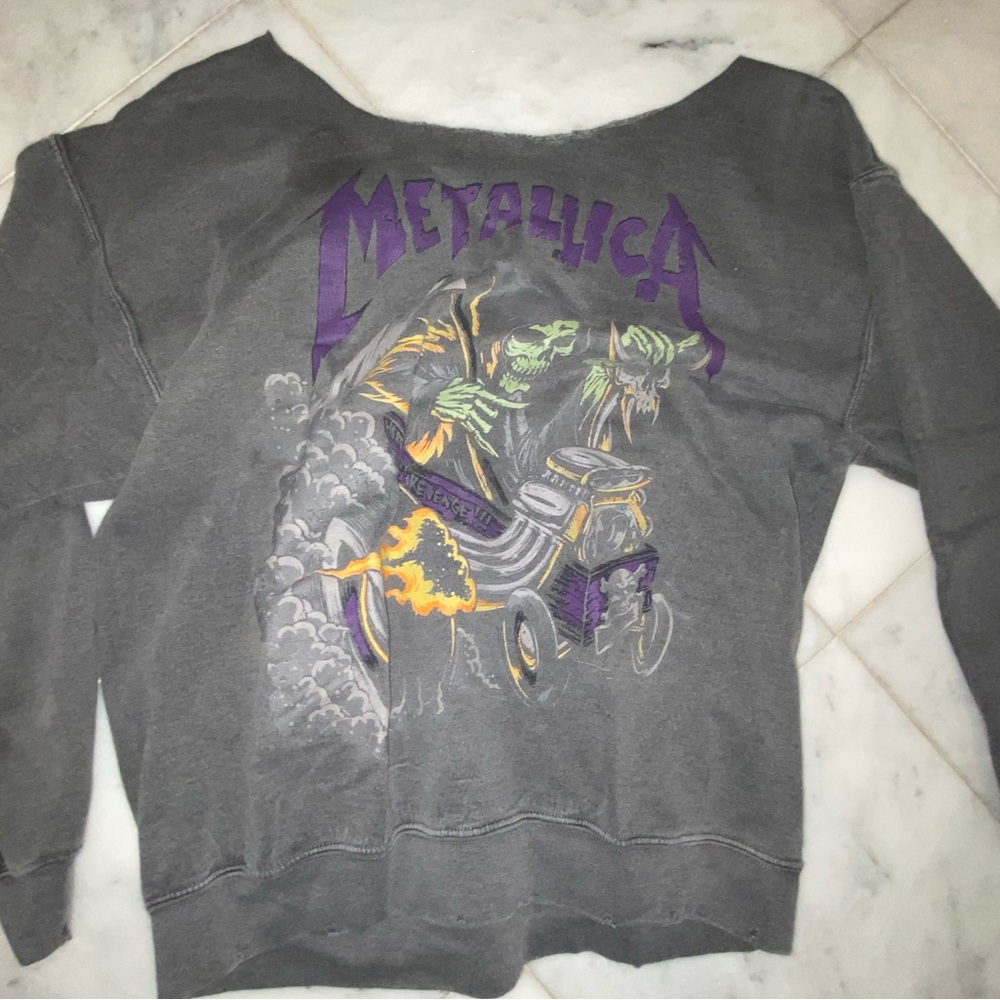 urban outfitters metallica sweatshirt!
